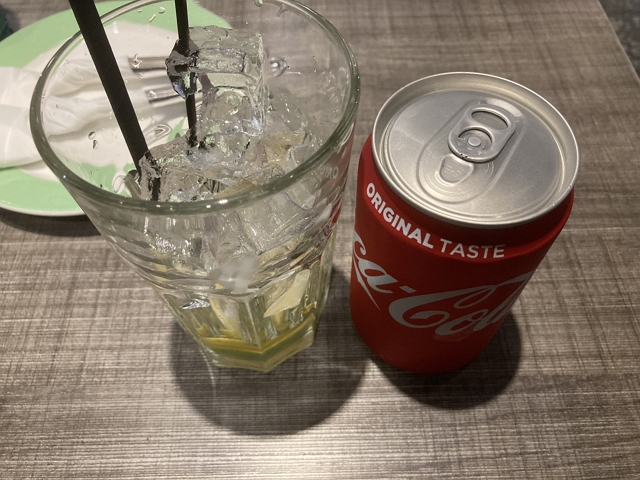 taipei-sanchong-ju-hong-kong-tea-restaurant cola