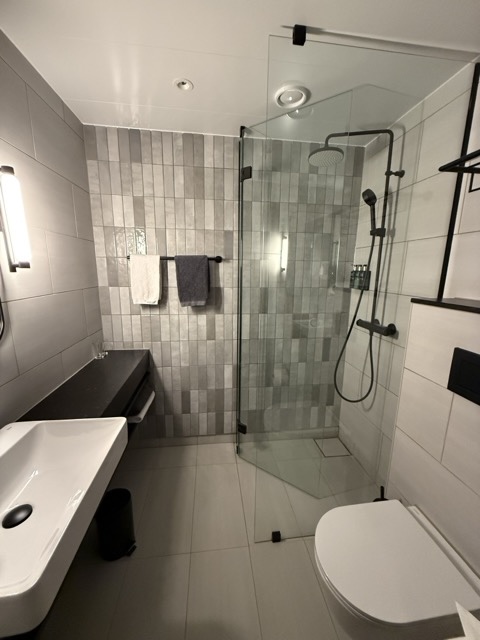 hotel-clarion-hotel-helsinki-airport-2