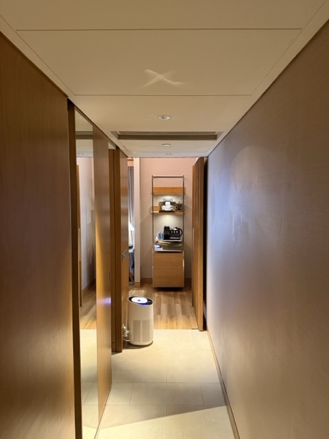 hotel-renaissance-hong-kong-harbour-view-hotel-3