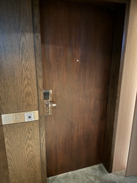 hotel-renaissance-hong-kong-harbour-view-hotel-8