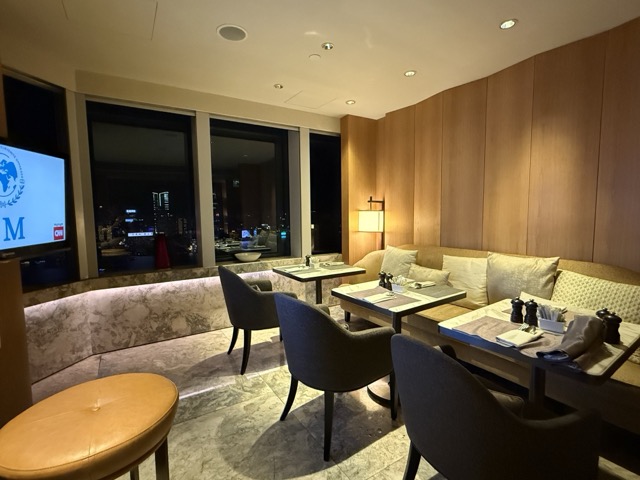 hotel-renaissance-hong-kong-harbour-view-hotel-9