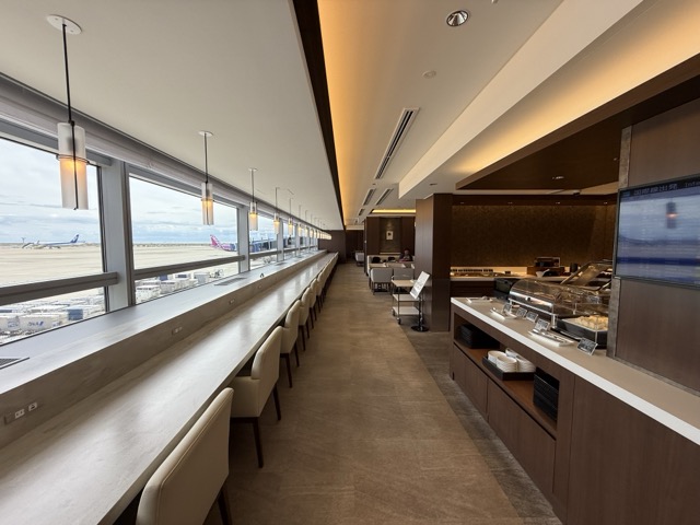 japan-nagoya-int-terminal-japan-airlines-sakura-lounge-4