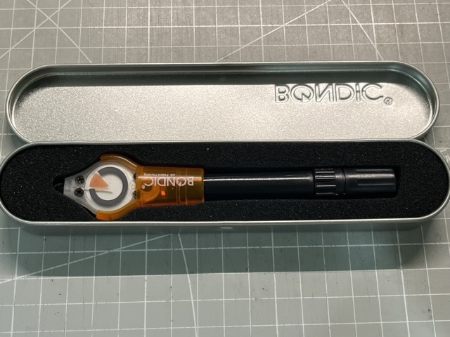 [開箱] Bondic 秒速 UV 光膠 –  5 秒內塑型用