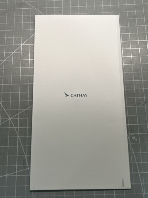 unboxing-cathay-pacific-member-card-and-luggage-tag-3