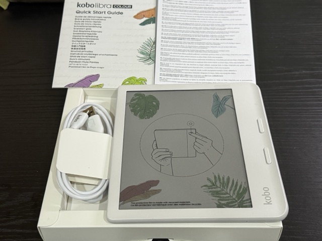 unboxing-kobo-libra-colour-2-6